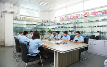 銘洋宇通注塑模具廠感恩財(cái)文學(xué)長對(duì)于臨事有勇的精彩分享